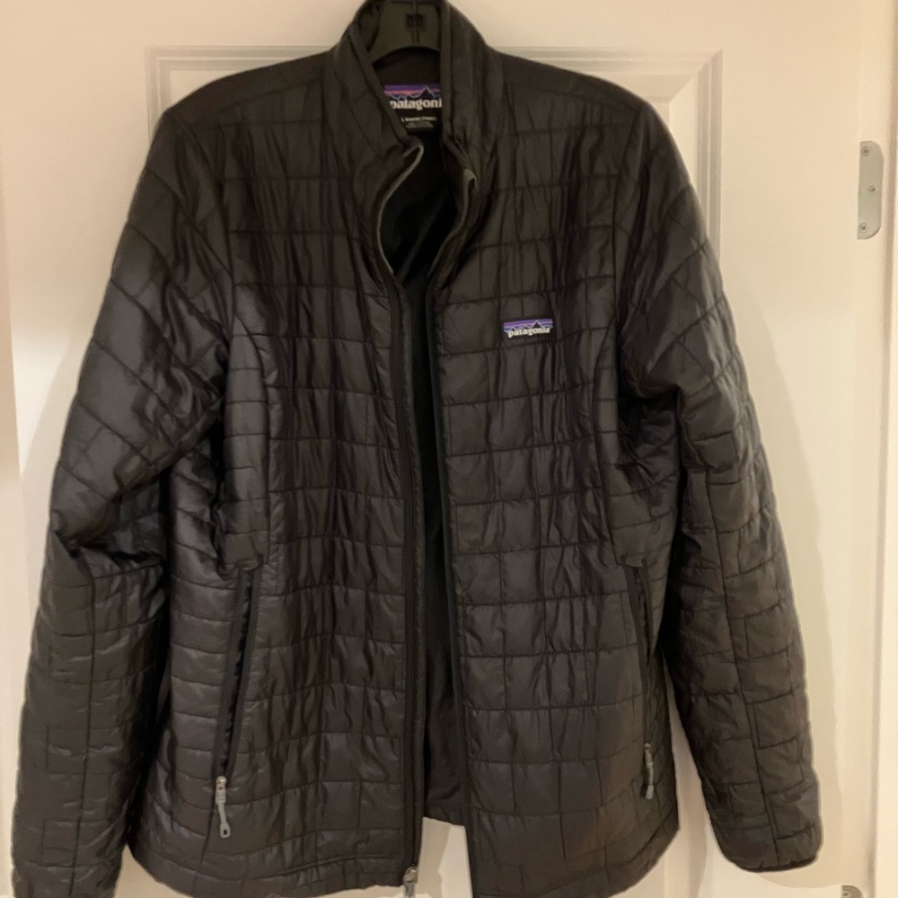 Patagonia Women's black Puffer Jacket